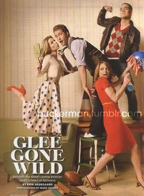 Glee Cast Women's Junior Cut Crewneck T-Shirt
