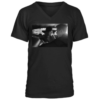 Barbara Palvin Men's V-Neck T-Shirt