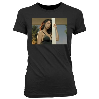 Jennifer Love Hewitt Women's Junior Cut Crewneck T-Shirt