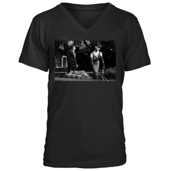 Jennifer Love Hewitt Men's V-Neck T-Shirt