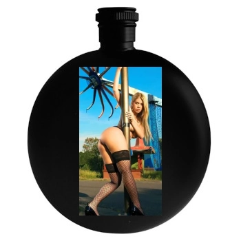 Wanda Nara Round Flask