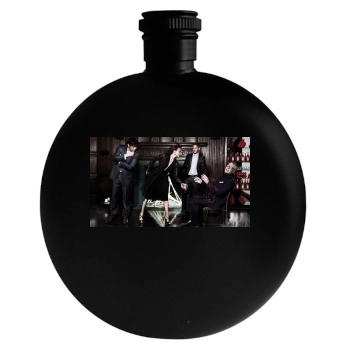 Benicio del Toro Round Flask