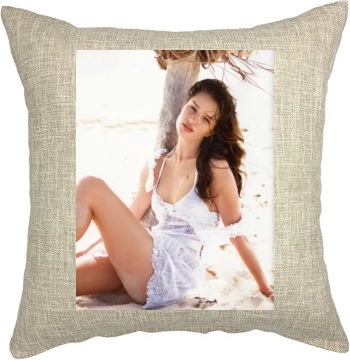 Rosie Huntington-Whiteley Pillow