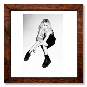 Taylor Momsen 12x12