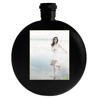 Emilia Clarke Round Flask