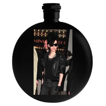 Bill Kaulitz Round Flask