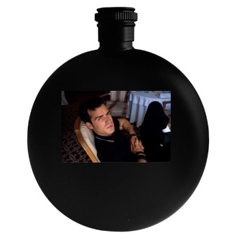 Justin Theroux Round Flask