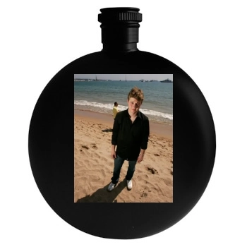 Benjamin McKenzie Round Flask