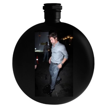 Brad Pitt Round Flask