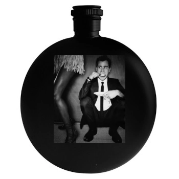 Justin Theroux Round Flask