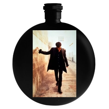 Enrique Iglesias Round Flask