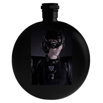 Tyra Banks Round Flask