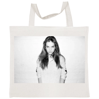 Barbara Palvin Tote