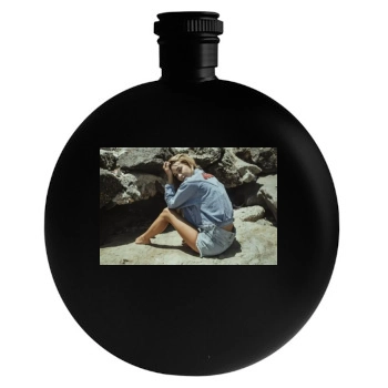 Bryana Holly Round Flask