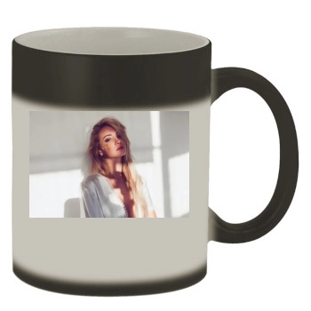 Bryana Holly Color Changing Mug