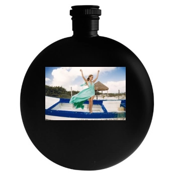 Bryana Holly Round Flask