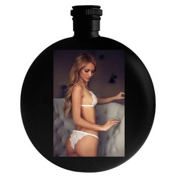 Bryana Holly Round Flask