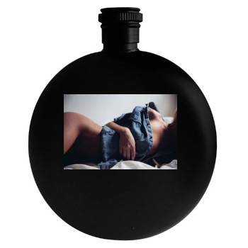 Bryana Holly Round Flask