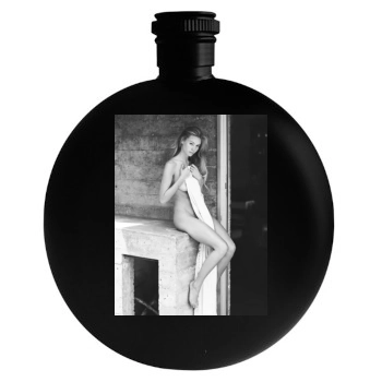 Bryana Holly Round Flask