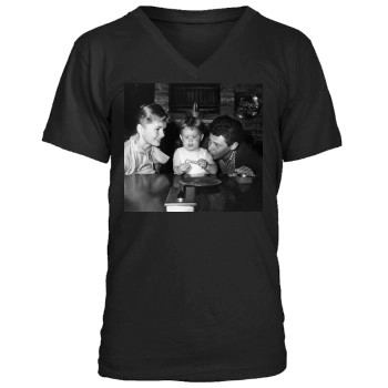 Carrie Fisher Men's V-Neck T-Shirt