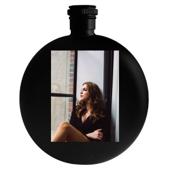 Elizabeth Gillies Round Flask