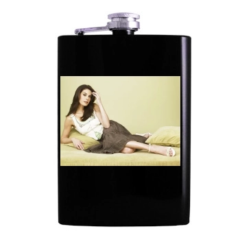 Teri Hatcher Hip Flask