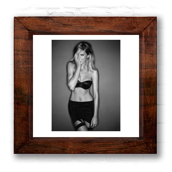 Tricia Helfer 6x6