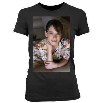 Jennifer Love Hewitt Women's Junior Cut Crewneck T-Shirt