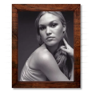 Julia Stiles 14x17