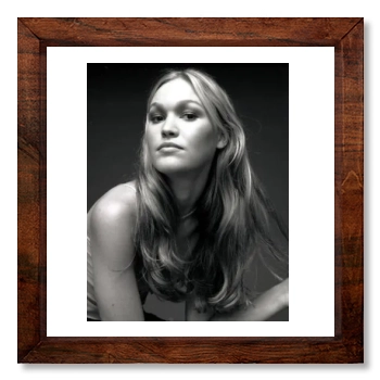 Julia Stiles 12x12