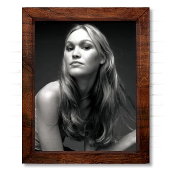 Julia Stiles 14x17