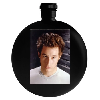 Brendan Fehr Round Flask