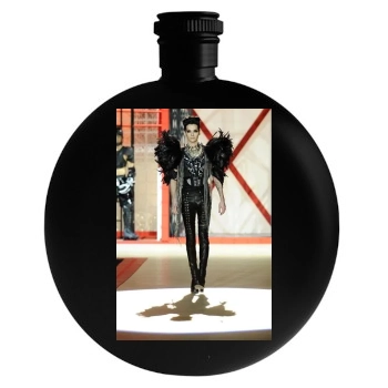 Bill Kaulitz Round Flask