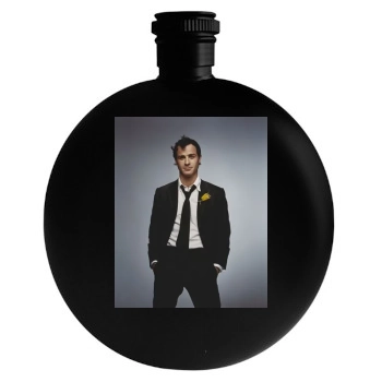 Justin Theroux Round Flask