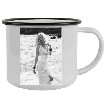 Claudia Schiffer Camping Mug