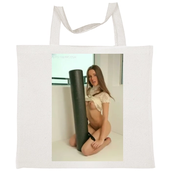 Erica Ellyson Tote