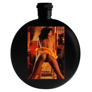 Roberta Vasquez Round Flask