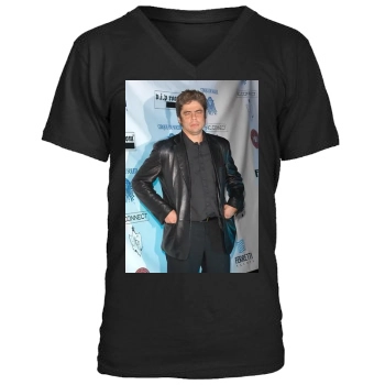 Benicio del Toro Men's V-Neck T-Shirt