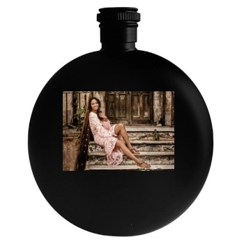 Zoe Saldana Round Flask